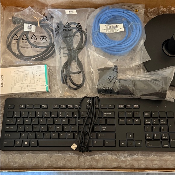 Philips Computer Monitor and Keyboard Set - Picture 11 of 11